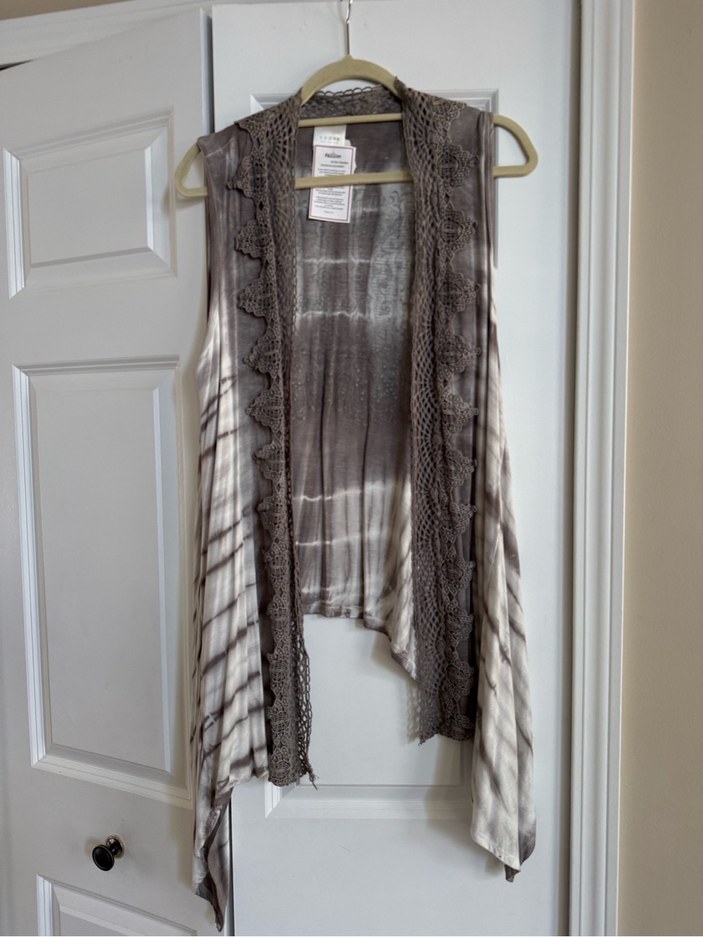 Vocal Taupe and Cream Tie-Dye Crochet Trim Draped Vest